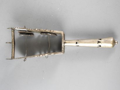 ETHIOPIE : Sistre de prêtre. L. 23 cm.