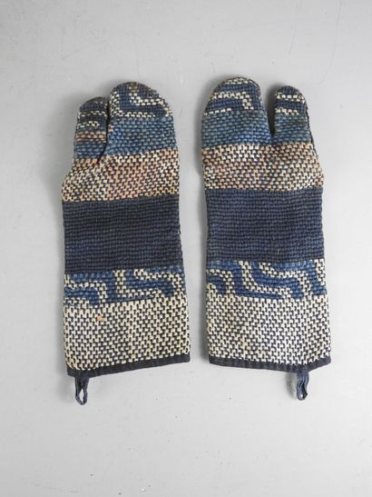 JAPAN: Sashiko fireman's hood and gloves...