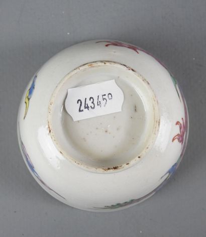 CHINA: Porcelain sorbet with polychrome dragon...