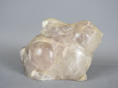 CHINA: Two rabbits in hard stone. H. 7 and...