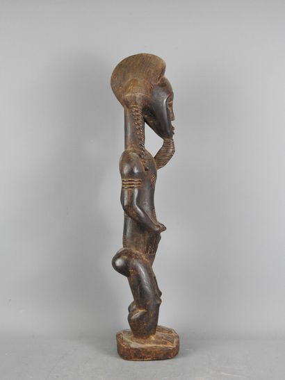 Baoulé Côte d'ivoire : Bois dur, patine brun-foncé....