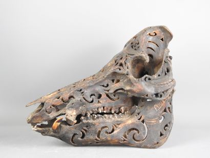 DAYAK, Indonesia
Antique carved and chiseled...