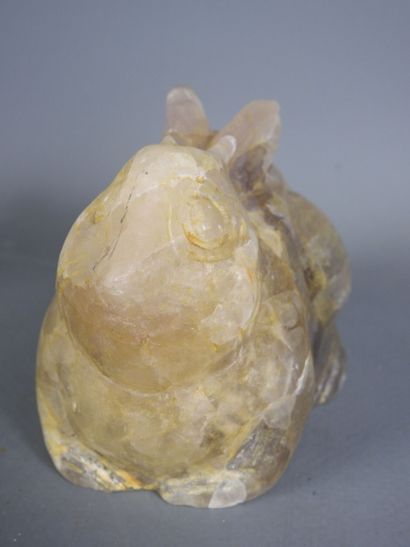 CHINA: Two rabbits in hard stone. H. 7 and...