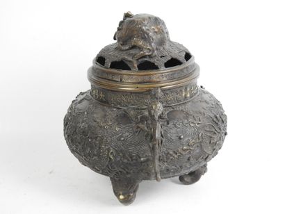 JAPAN: TRIPOD BRUE PARFUM in bronze, lid...