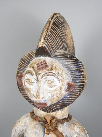 GABON - PUNU: Statue in wood and pigments,...