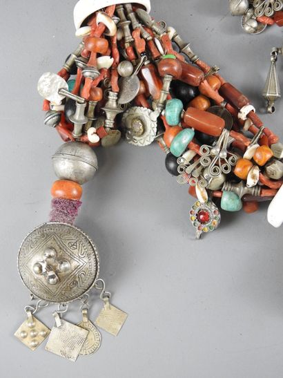 Tata region, Anti-Atlas, Morocco.
Large necklace...
