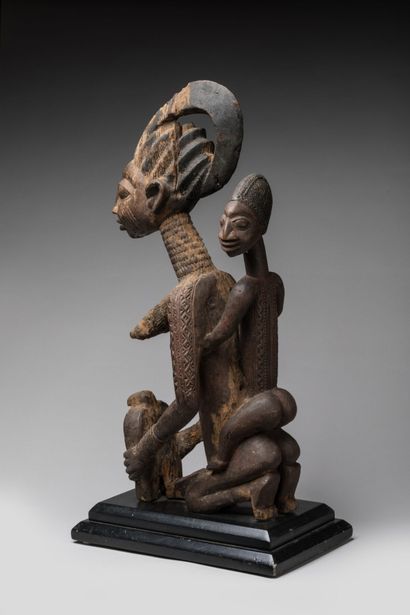 YOROUBA, Nigeria.
Eroded wood with high patina.
Beautiful...