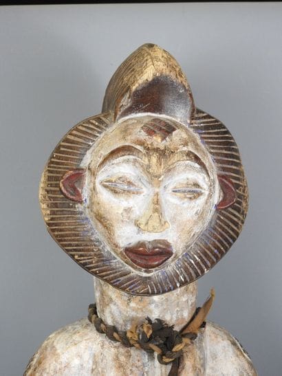 GABON - PUNU: Statue in wood and pigments,...