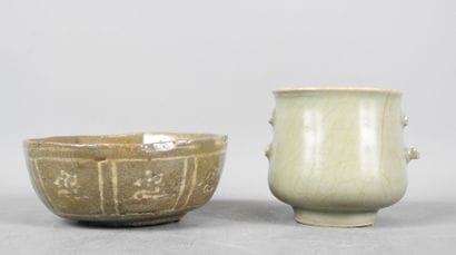 CHINA: Reunion of a small celadon cracked...