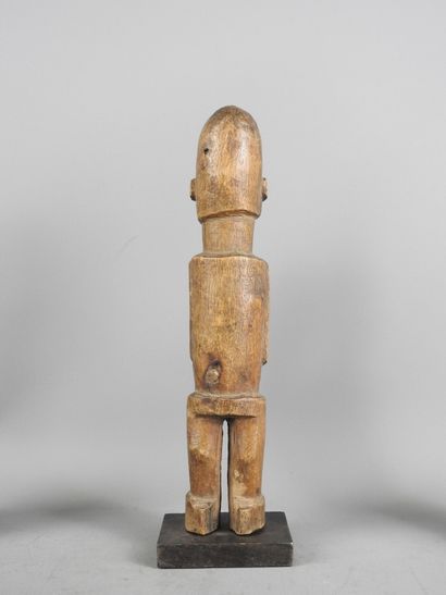 LOBI, Burkina Faso.
Hard wood, antique patina.
Reunion...