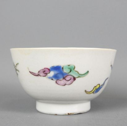 CHINA: Porcelain sorbet with polychrome dragon...