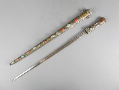 MOROCCO - Draa Valley : Dagger, red coral...