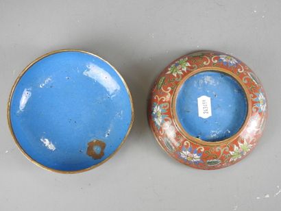 CHINA: Two circular covered boxes in cloisonné...