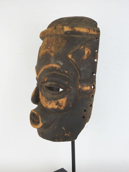 IBIBIO, Nigéria
Bois, patine sombre
Masque...
