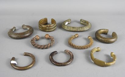 Afrique de l'Ouest : Lot composé de 9 bracelets...