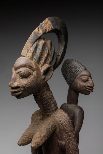 YOROUBA, Nigeria.
Eroded wood with high patina.
Beautiful...