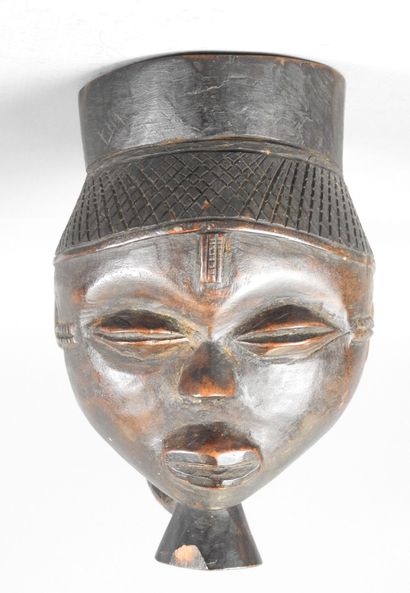 PENDE, Democratic Republic of the Congo.
Hardwood,...