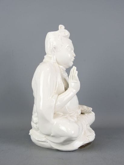 Statue de bouddha en porcelaine blanc de...