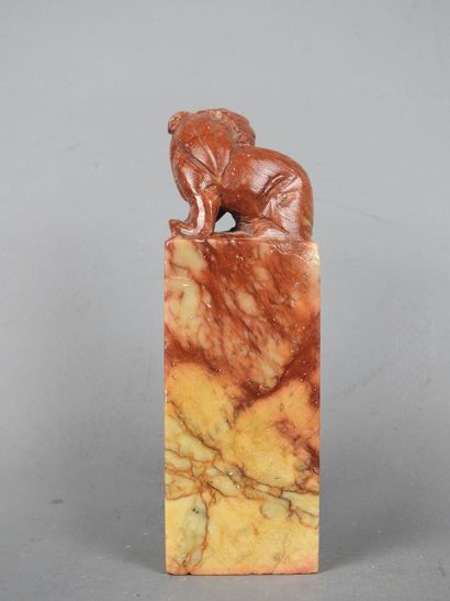 CHINA: Reunion of 5 hard stone seals, one...