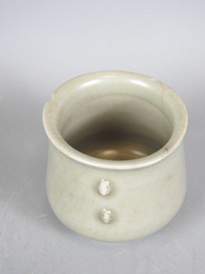 CHINA: Reunion of a small celadon cracked...