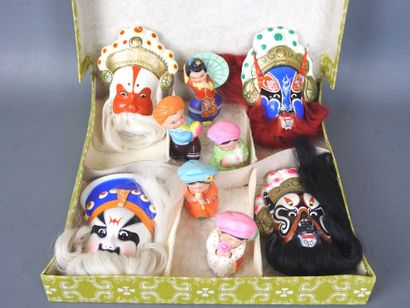CHINE - Wuxi : 4 petits masques en argile...