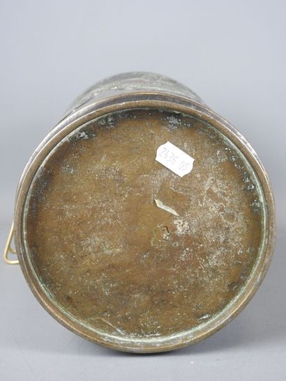 ASIE du SUD EST : Vase rouleau en bronze...