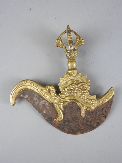 TIBET.
Bronze, fer.
Couperet rituel « Kartrika...