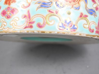 CHINA: Turquoise porcelain brush pot. Daoguang...