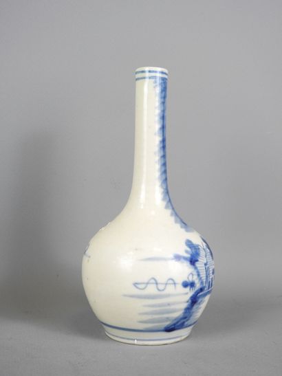 CHINE : Vase de forme double gourde en porcelaine...