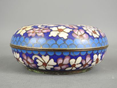 CHINA: Two circular covered boxes in cloisonné...