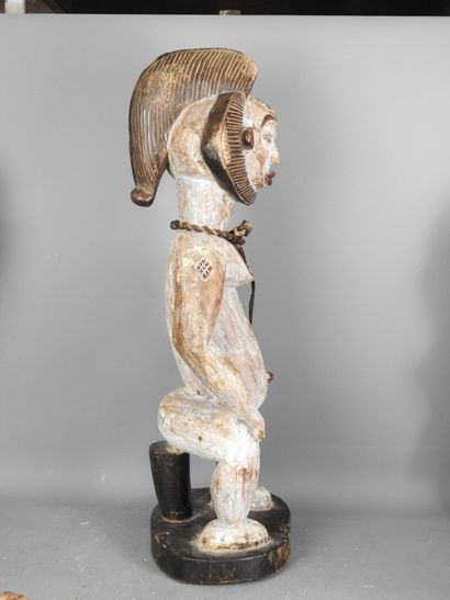 GABON - PUNU: Statue in wood and pigments,...