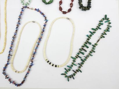AMERIQUE DU SUD : Six COLLIERS en pierres...