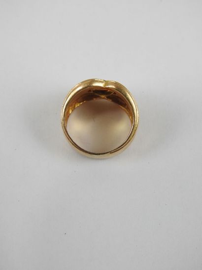 750/1000th yellow gold and citrine band ring....