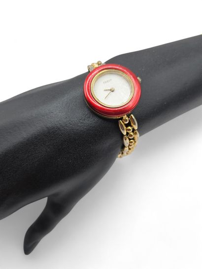 GUCCI.
Lady's wristwatch in gold-plated metal,...