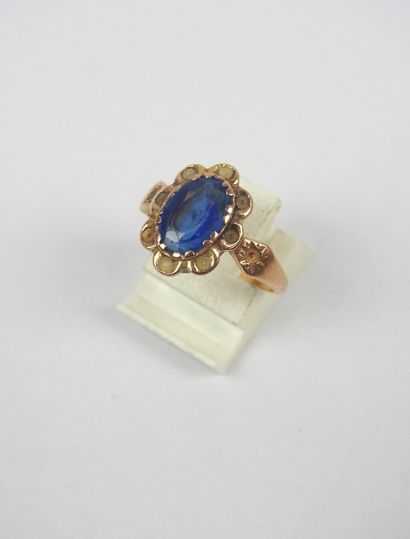 Marguerite ring in yellow gold 750/1000 set...