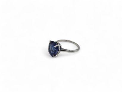 750 thousandths white gold ring centered...