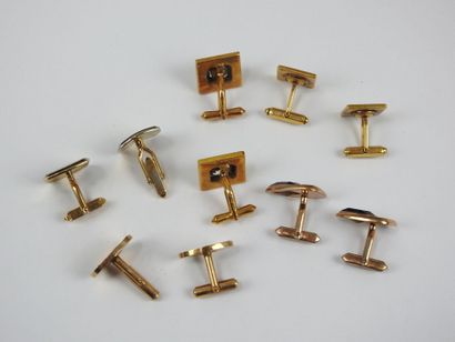 LOT of fancy HANDLEBUTTONS.