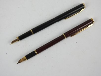 WATERMAN . Stylo plume. Avec coffret. On...