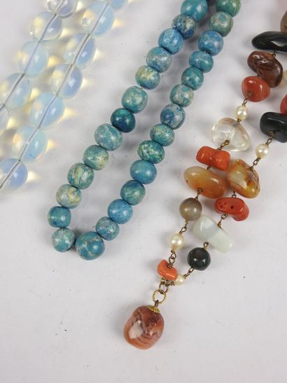 Three FANTAISIE NECKLACES in hardstone pearls,...