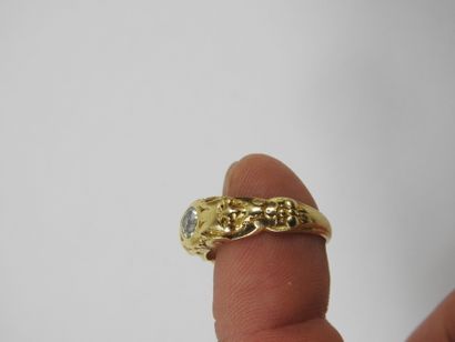 RING in yellow gold 750/1000th decorated...