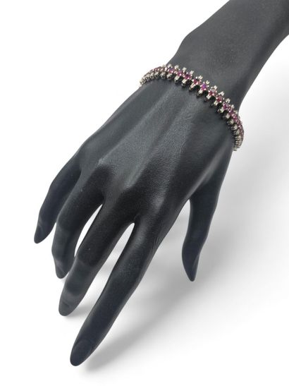 Articulated bracelet in 750 thousandths white...