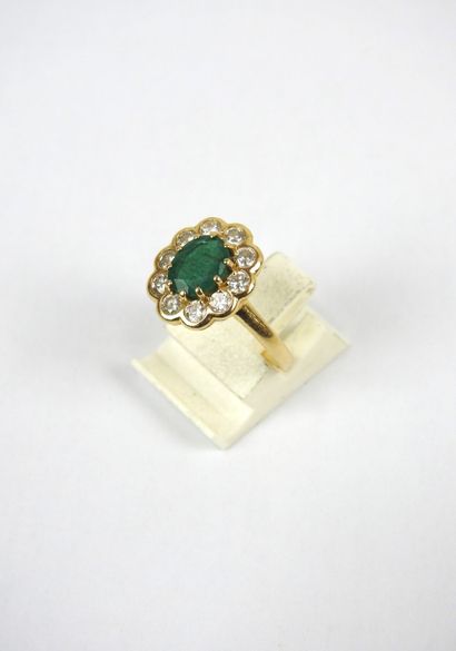 Daisy ring in yellow gold 750/1000e, emerald...