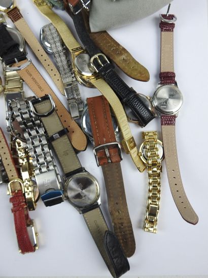 LOT de MONTRES LIP
1 boitier LIP
3 LIP CROIX...