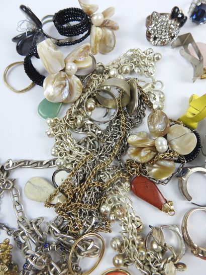 LOT of FANTAISIE JEWELRY including rings,...