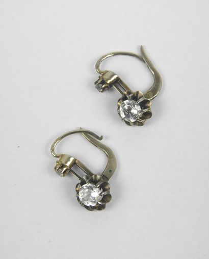 Pair of EARRINGS in 750/10000th white gold...