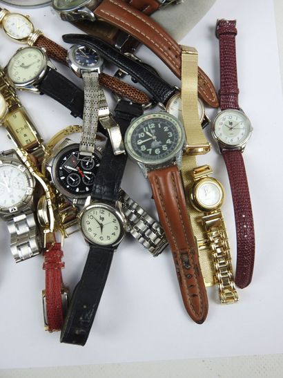 LOT de MONTRES LIP
1 boitier LIP
3 LIP CROIX...