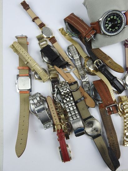 LOT de MONTRES LIP
1 boitier LIP
3 LIP CROIX...