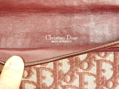 CHRISTIAN DIOR - Paris. Pochette du soir...