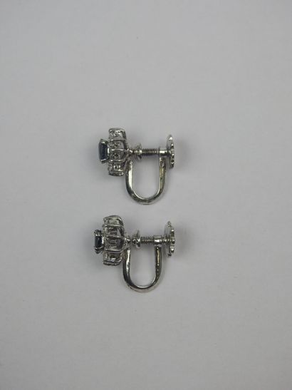 PAIR OF EARRINGS in 800/100th sterling silver...
