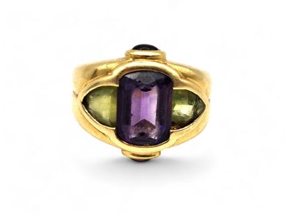 750 thousandth yellow gold gadrooned ring...